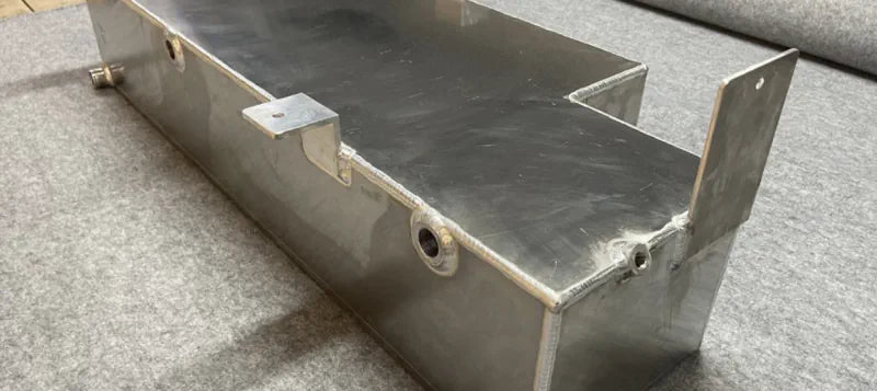 Wassertank 70 l Unterflur aus Aluminium Fahrerseite - Abwasser für MAN TGE VW Crafter ab 2017