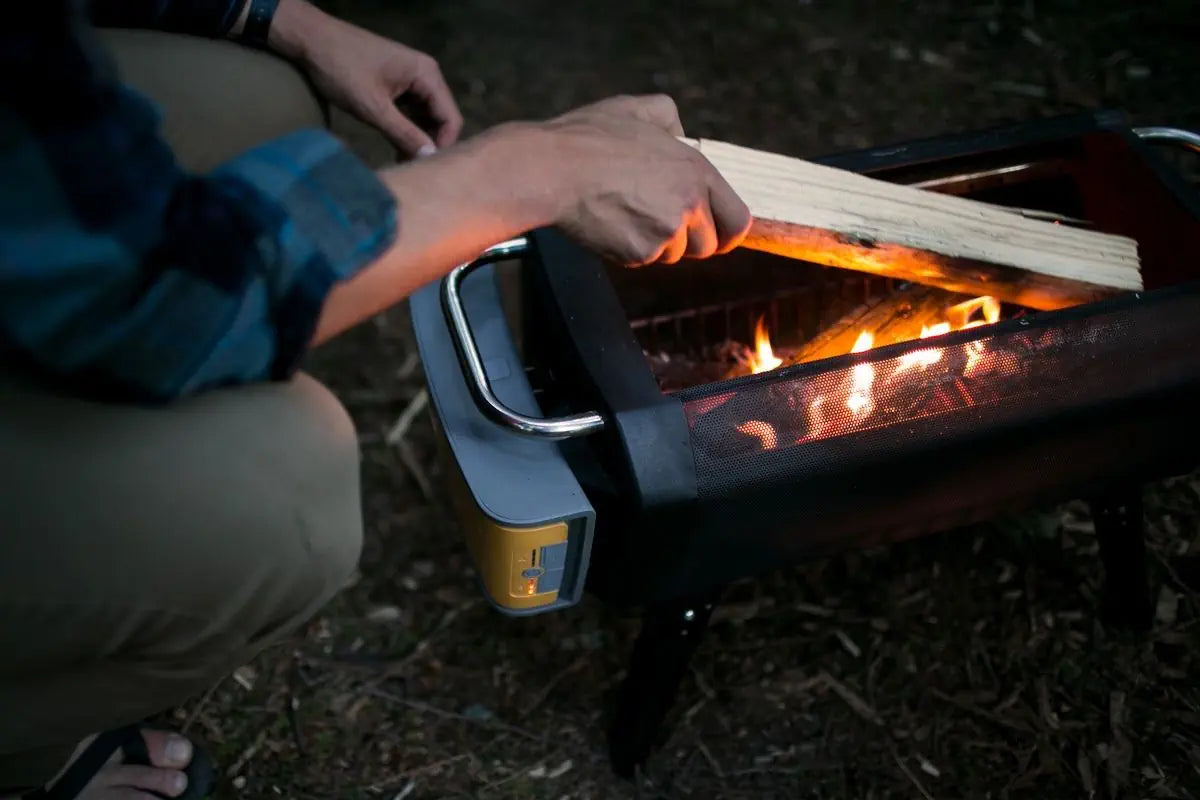 BioLite FirePit+, Smarte Feuerstelle ohne Rauchbildung