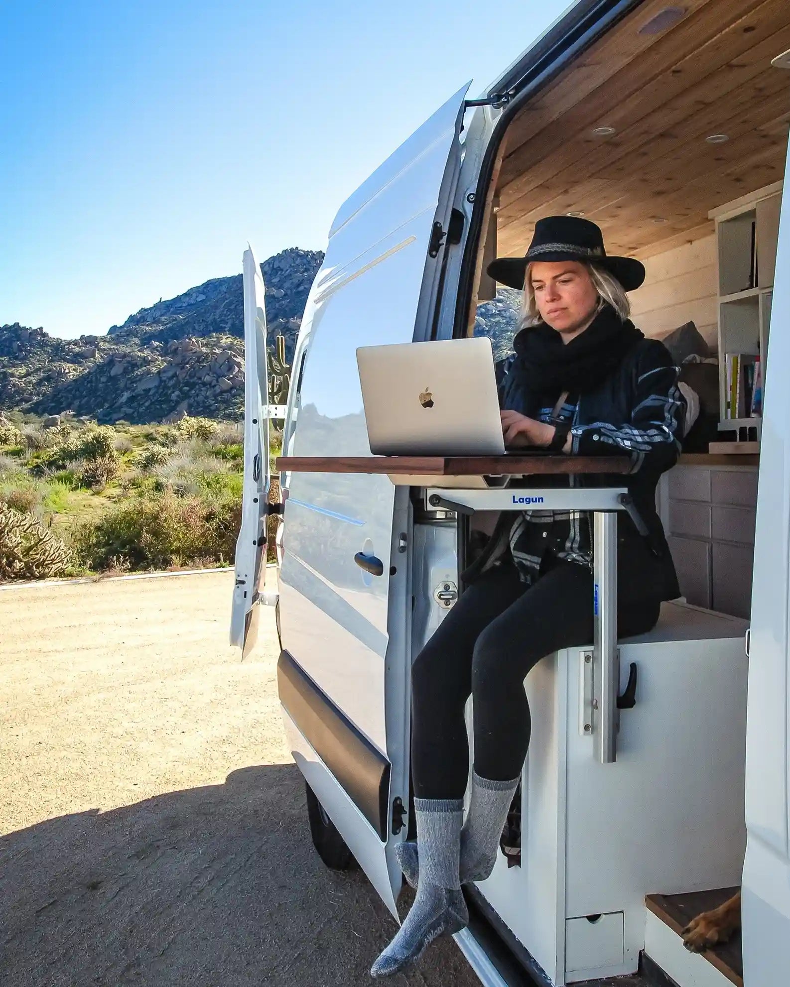 Lagun Tischgestell - flexibler Tisch für Wohnmobile &amp; Camper