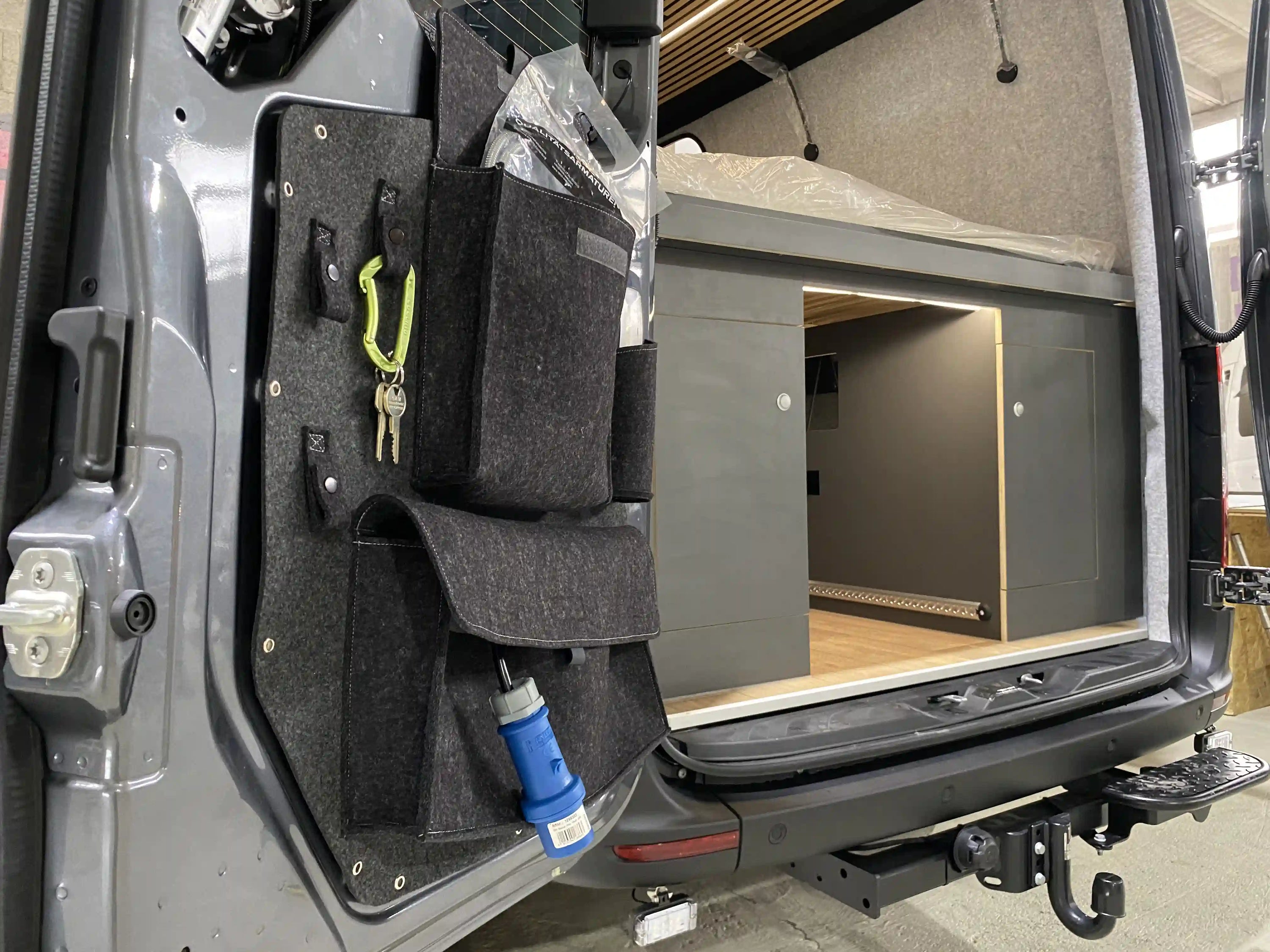 Poches de rangement arrière pour Mercedes Sprinter W907, côtés gauche et droit