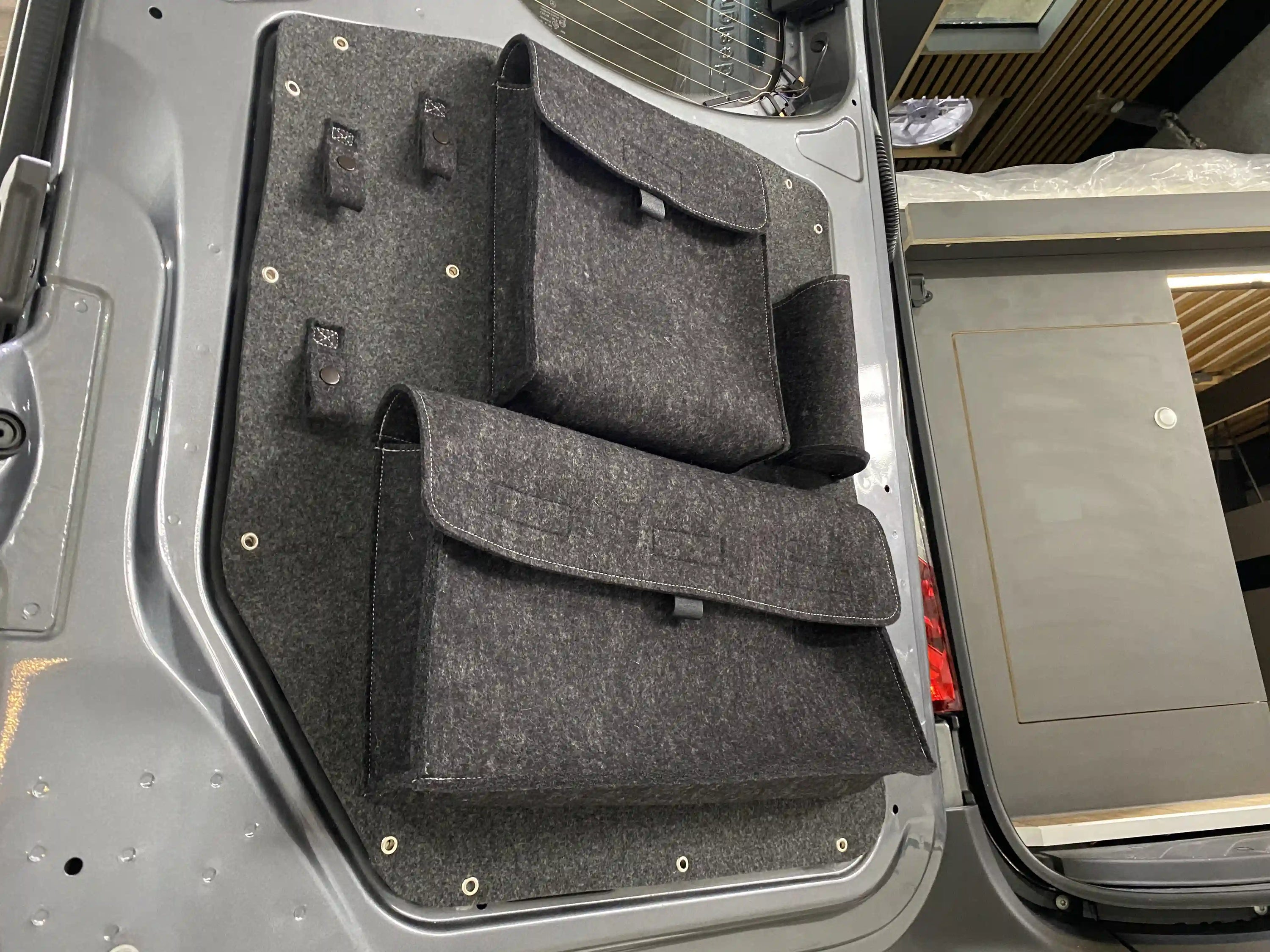 Poches de rangement arrière pour Mercedes Sprinter W907, côtés gauche et droit