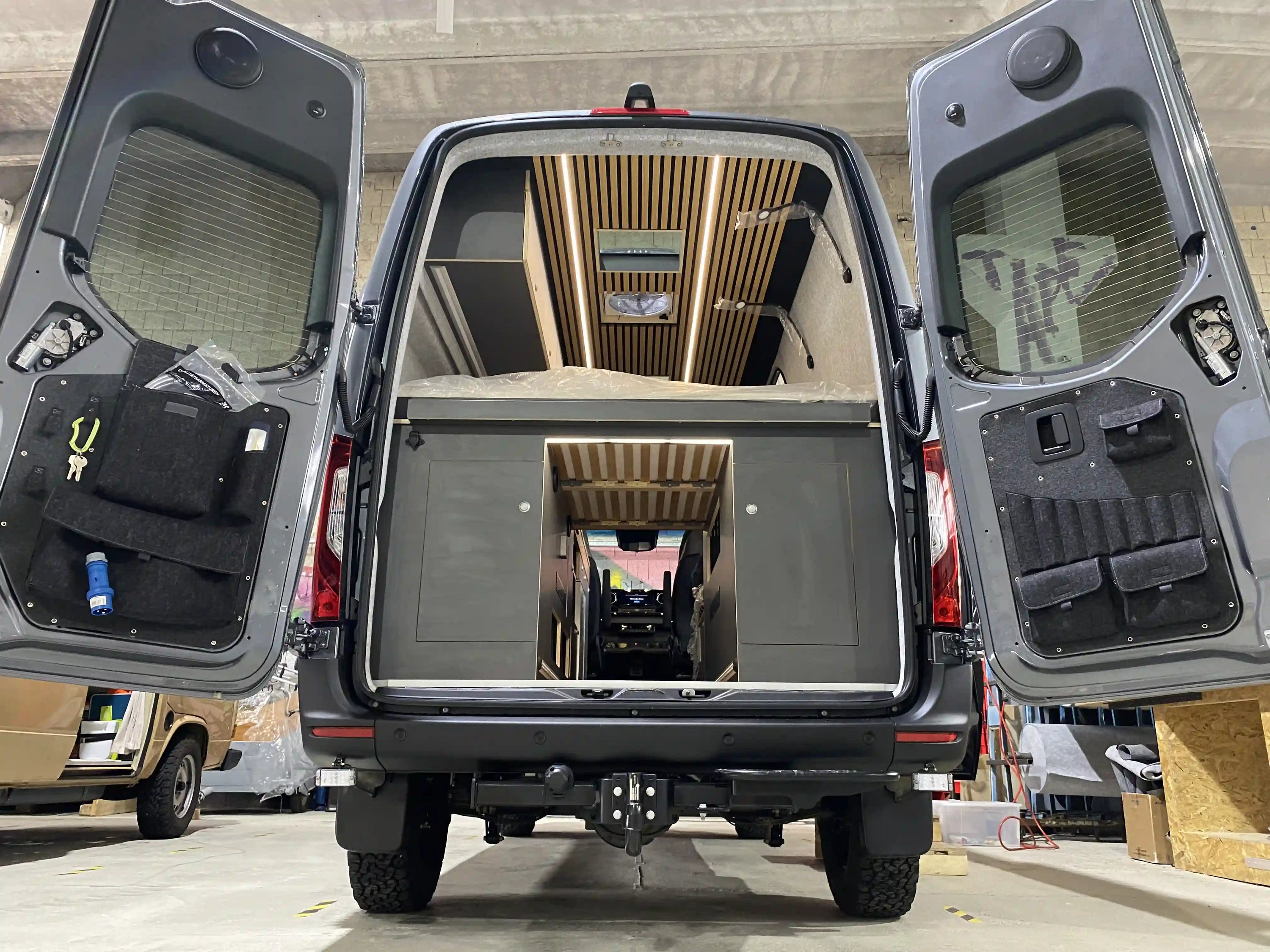 Poches de rangement arrière pour Mercedes Sprinter W907, côtés gauche et droit