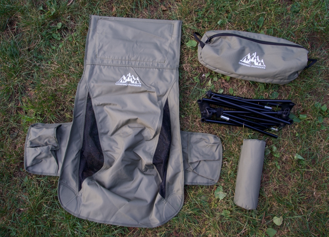 Compact camping chair &quot;Smart Pioneer&quot; - small pack size with plenty of storage space