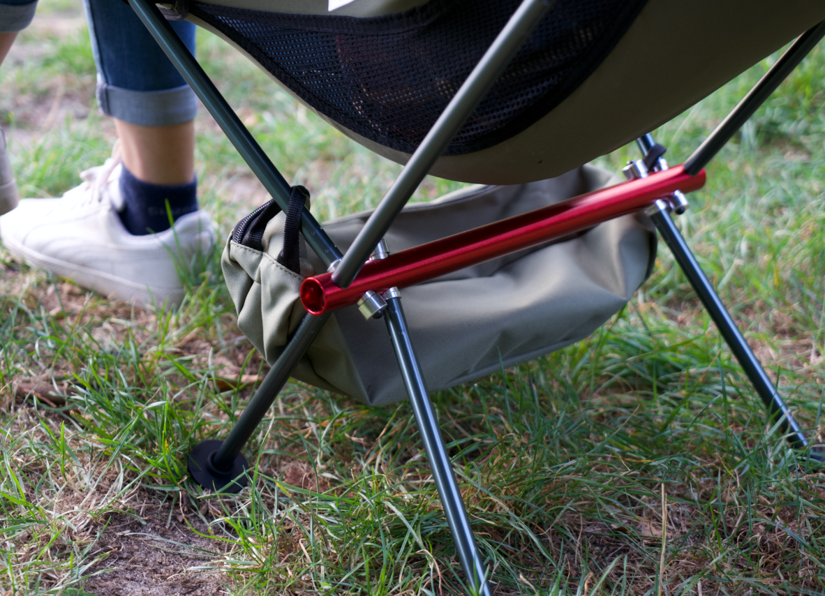 Compact camping chair &quot;Smart Pioneer&quot; - small pack size with plenty of storage space