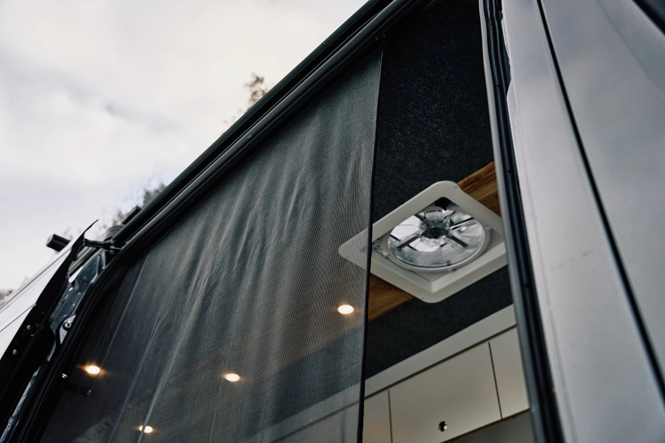 Moustiquaire de porte latérale Campino pour Mercedes Sprinter W907 et W906 - moustiquaire de camping-car pour la porte latérale