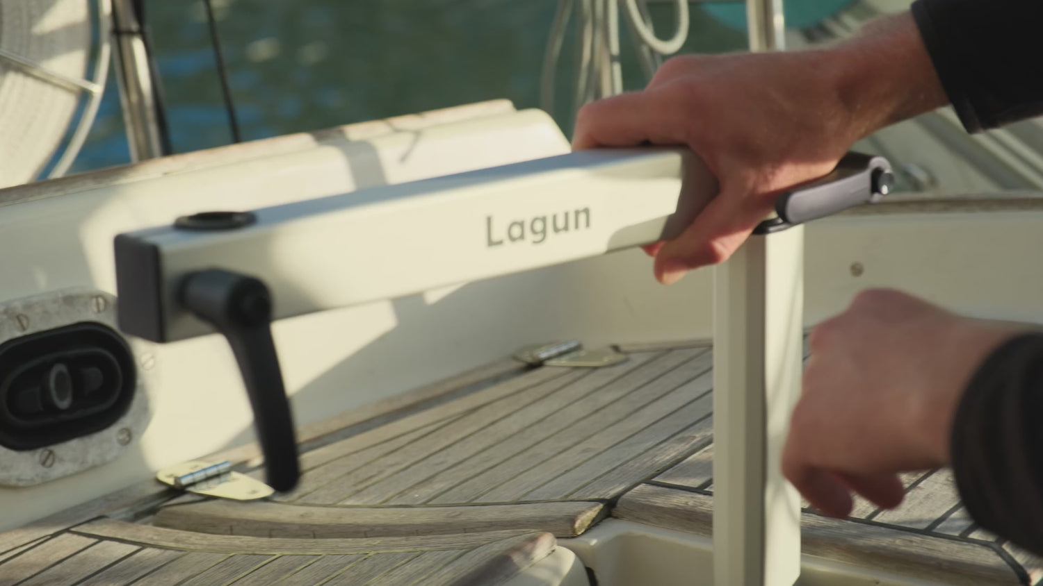 Lagun Tischgestell - flexibler Tisch für Wohnmobile &amp; Camper