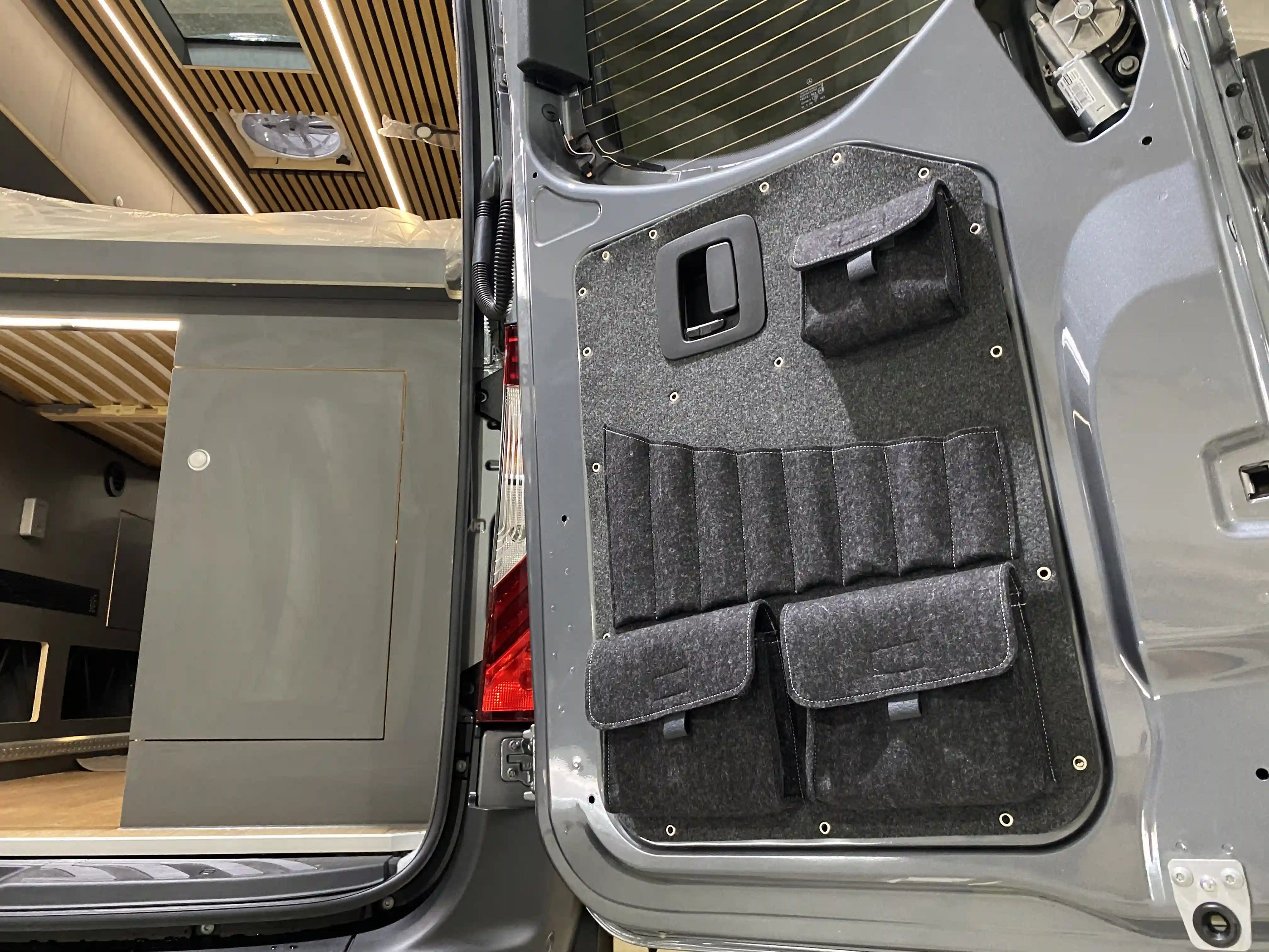 Poches de rangement arrière pour Mercedes Sprinter W907, côtés gauche et droit